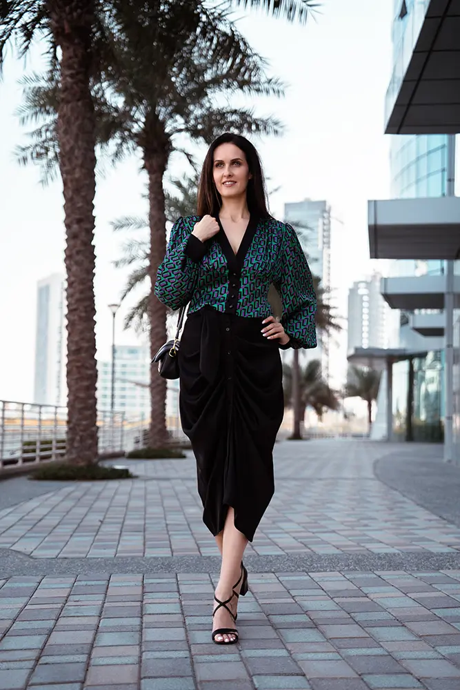 Roman Wavy Black Skirt 3