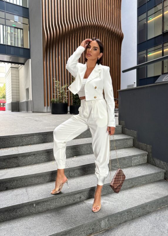 IMG_6395-e1692094137471-572×800