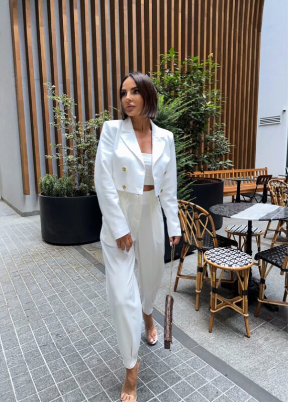 IMG_6400-e1692094158595-573×800